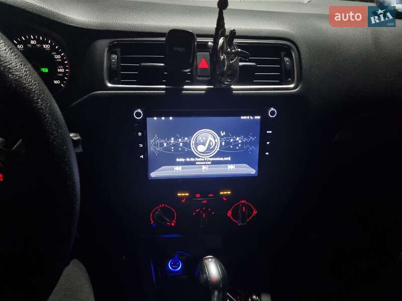 Седан Volkswagen Jetta 2014 в Каменском фото 5 Седан Volkswagen Jetta 2014 в Каменском