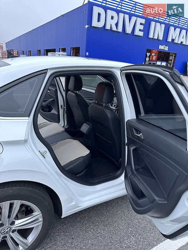 Седан Volkswagen Jetta 2018 в Полтаві