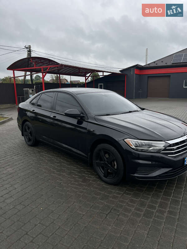 Седан Volkswagen Jetta 2018 в Львові