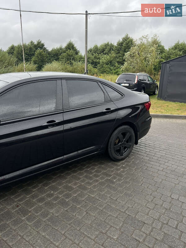 Седан Volkswagen Jetta 2018 в Львові