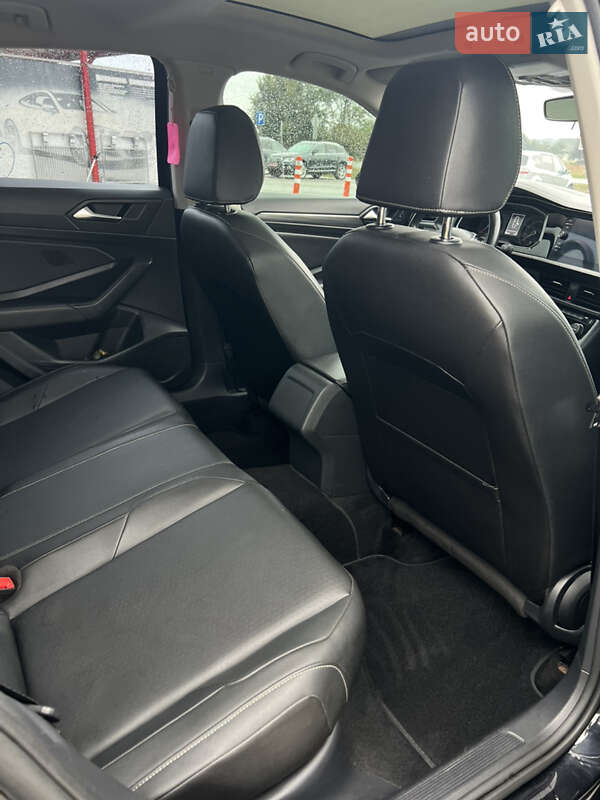 Седан Volkswagen Jetta 2018 в Львові