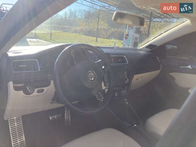 Седан Volkswagen Jetta 2012 в Львове фото 5 Седан Volkswagen Jetta 2012 в Львове