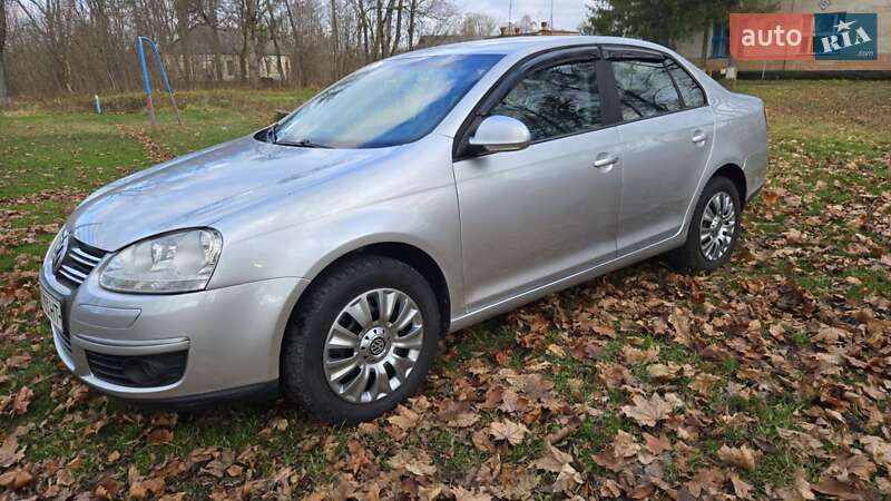 Седан Volkswagen Jetta 2008 в Калиновке фото Седан Volkswagen Jetta 2008 в Калиновке