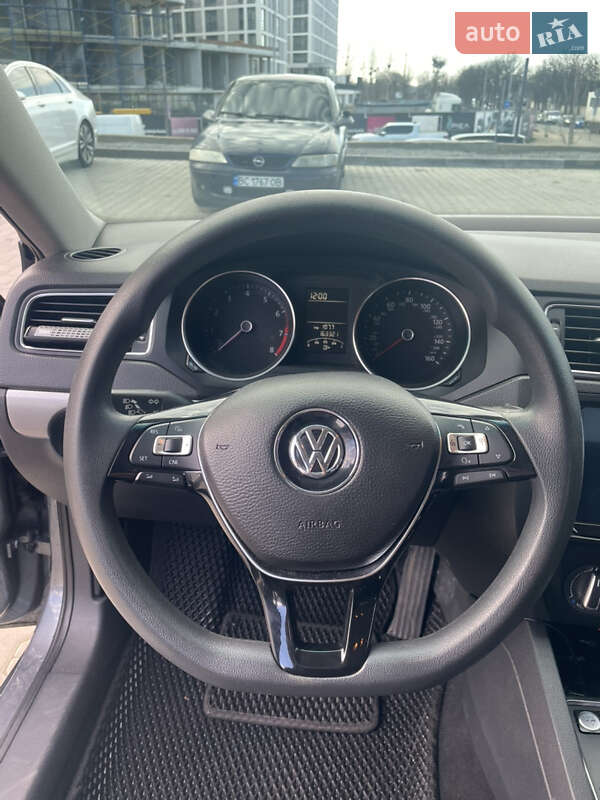 Седан Volkswagen Jetta 2015 в Львове фото 10 Седан Volkswagen Jetta 2015 в Львове