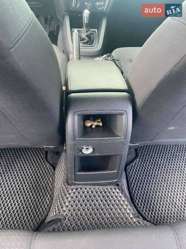 Седан Volkswagen Jetta 2015 в Львове фото 15 Седан Volkswagen Jetta 2015 в Львове