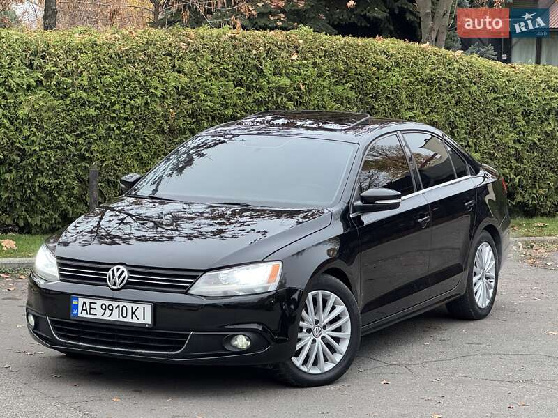 Седан Volkswagen Jetta 2012 в Днепре