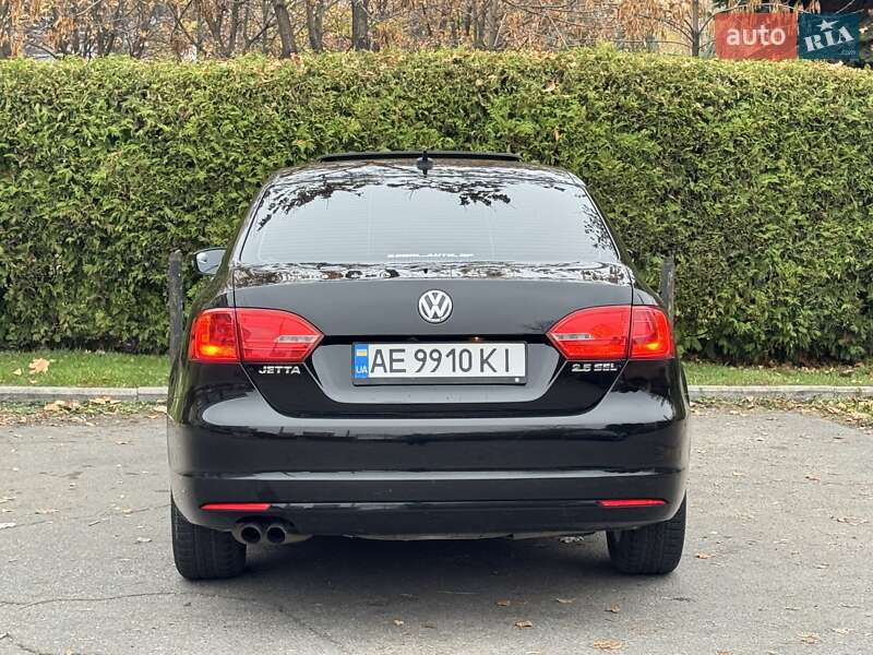 Седан Volkswagen Jetta 2012 в Днепре
