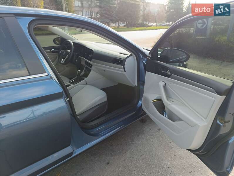 Седан Volkswagen Jetta 2018 в Харкові