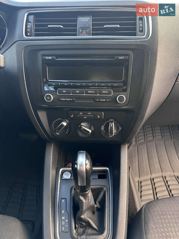 Седан Volkswagen Jetta 2014 в Киеве фото 18 Седан Volkswagen Jetta 2014 в Киеве