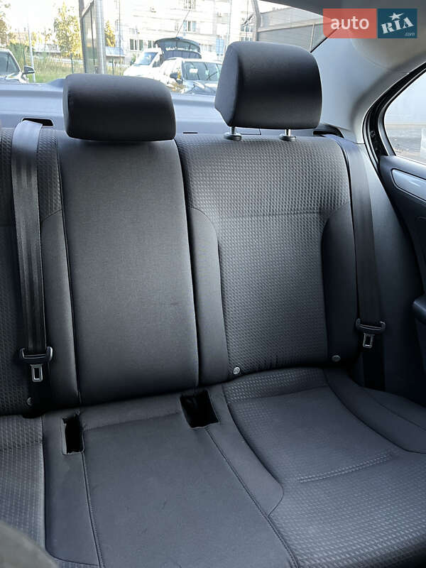 Седан Volkswagen Jetta 2014 в Киеве фото 21 Седан Volkswagen Jetta 2014 в Киеве