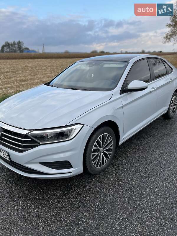 Седан Volkswagen Jetta 2018 в Ромнах фото 2 Седан Volkswagen Jetta 2018 в Ромнах