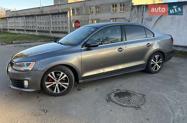 Седан Volkswagen Jetta 2013 в Львові