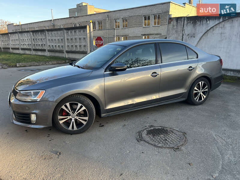 Седан Volkswagen Jetta 2013 в Львове фото Седан Volkswagen Jetta 2013 в Львове