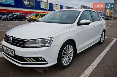 Седан Volkswagen Jetta 2016 в Києві