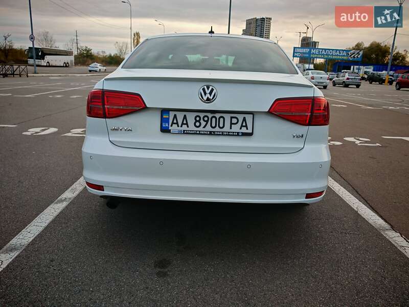 Седан Volkswagen Jetta 2016 в Киеве