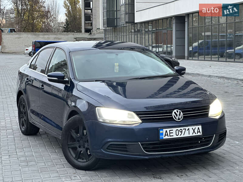Седан Volkswagen Jetta 2013 в Дніпрі