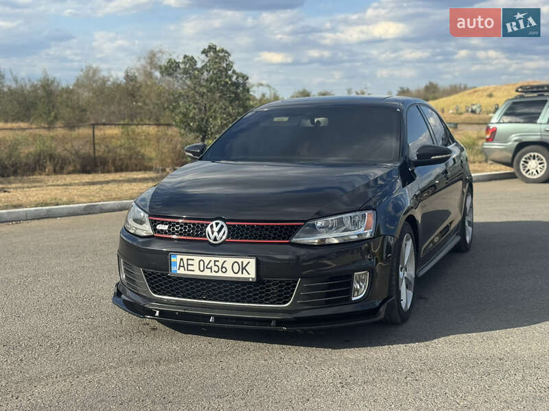 Седан Volkswagen Jetta 2014 в Днепре