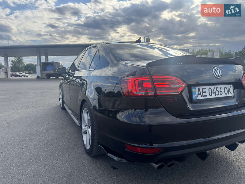 Седан Volkswagen Jetta 2014 в Днепре