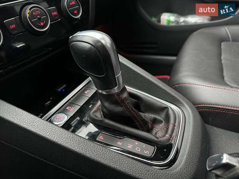 Седан Volkswagen Jetta 2017 в Києві фото 23 Седан Volkswagen Jetta 2017 в Києві