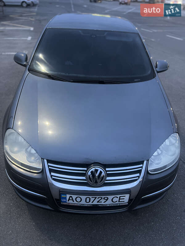 Седан Volkswagen Jetta 2007 в Ужгороде