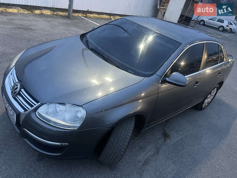 Седан Volkswagen Jetta 2007 в Ужгороде