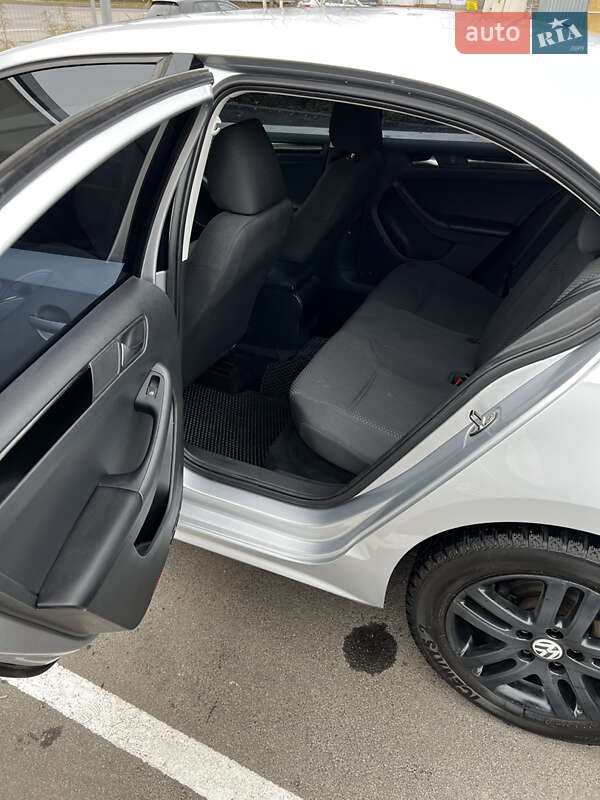 Седан Volkswagen Jetta 2012 в Вінниці