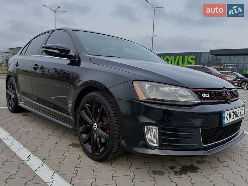 Седан Volkswagen Jetta 2013 в Києві