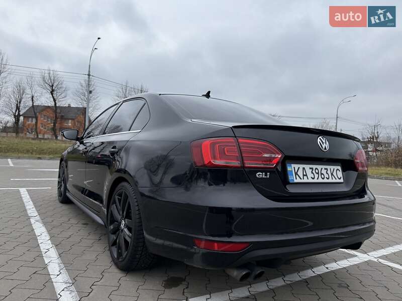 Седан Volkswagen Jetta 2013 в Києві