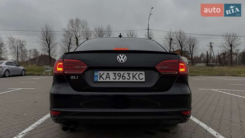 Седан Volkswagen Jetta 2013 в Києві