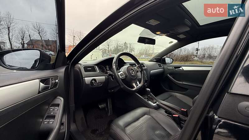 Седан Volkswagen Jetta 2013 в Києві