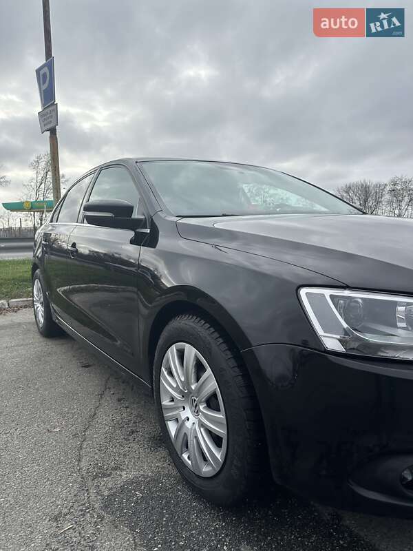 Седан Volkswagen Jetta 2012 в Києві