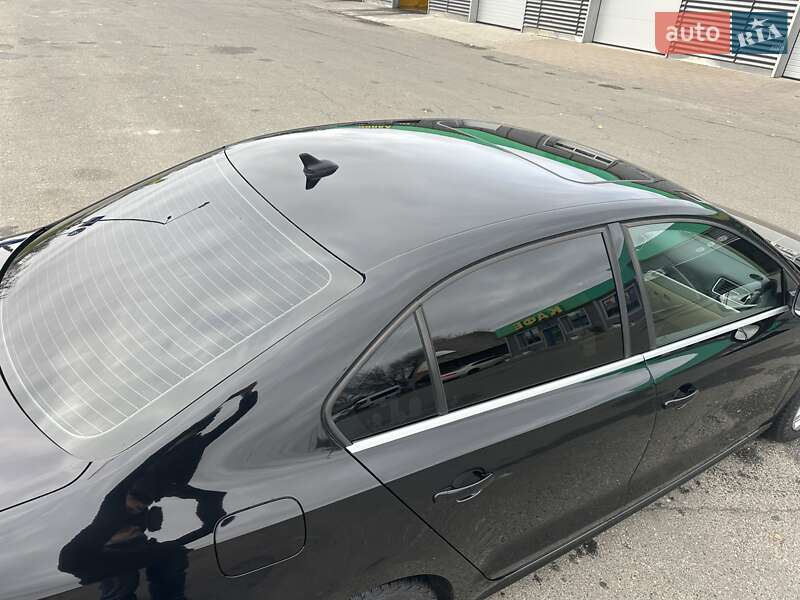 Седан Volkswagen Jetta 2012 в Києві