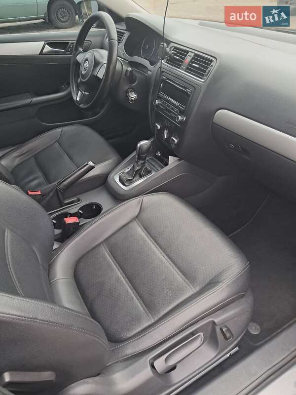 Седан Volkswagen Jetta 2012 в Буче фото 10 Седан Volkswagen Jetta 2012 в Буче
