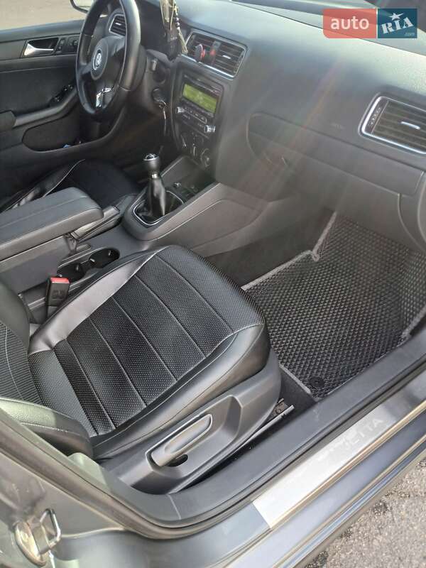Седан Volkswagen Jetta 2011 в Кропивницком фото 14 Седан Volkswagen Jetta 2011 в Кропивницком