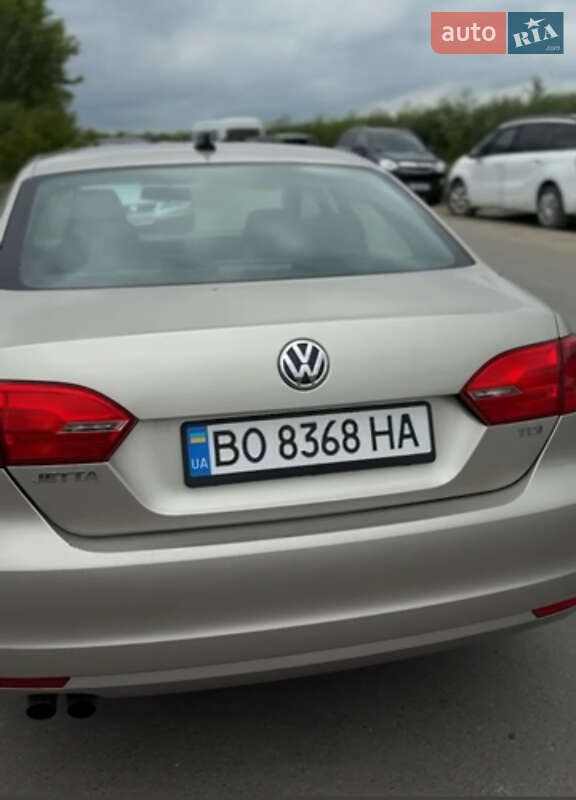 Седан Volkswagen Jetta 2012 в Тернополе