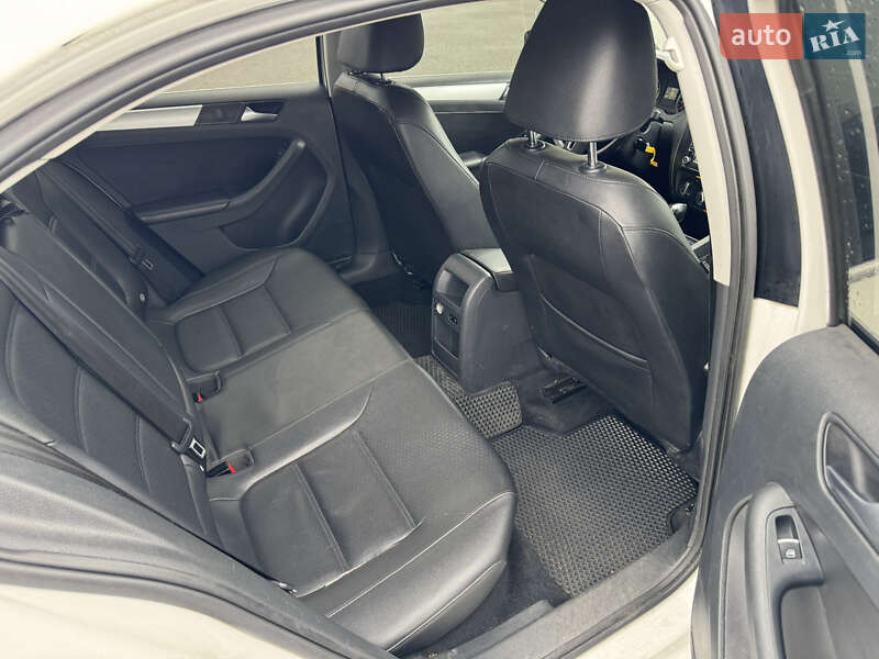 Седан Volkswagen Jetta 2012 в Мироновке фото 10 Седан Volkswagen Jetta 2012 в Мироновке