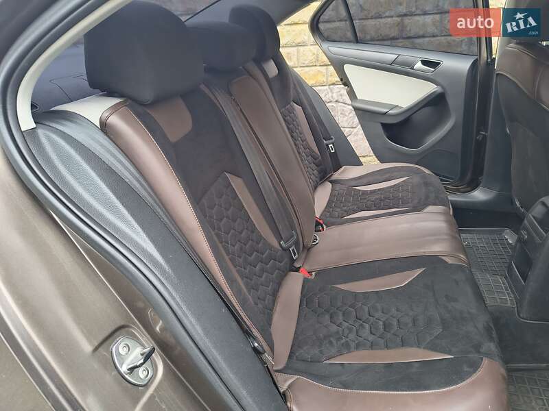 Седан Volkswagen Jetta 2014 в Харькове