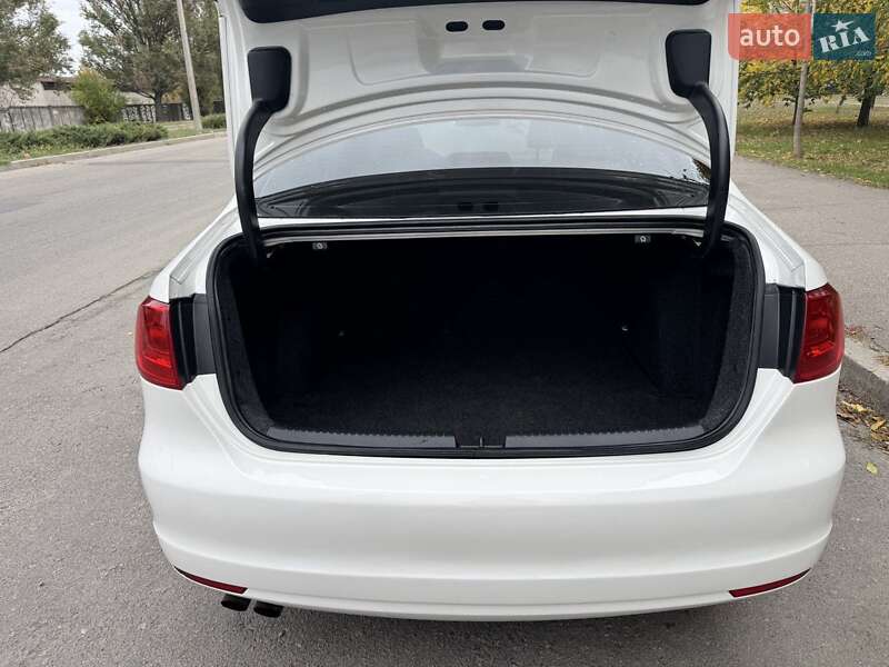 Седан Volkswagen Jetta 2013 в Запорожье фото 19 Седан Volkswagen Jetta 2013 в Запорожье
