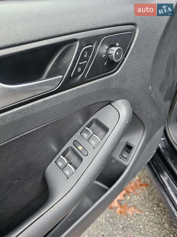 Седан Volkswagen Jetta 2013 в Киеве