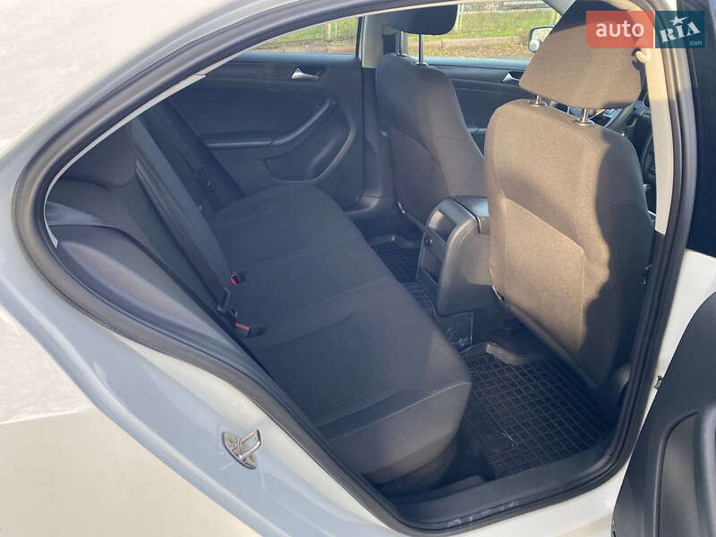 Седан Volkswagen Jetta 2016 в Полтаве