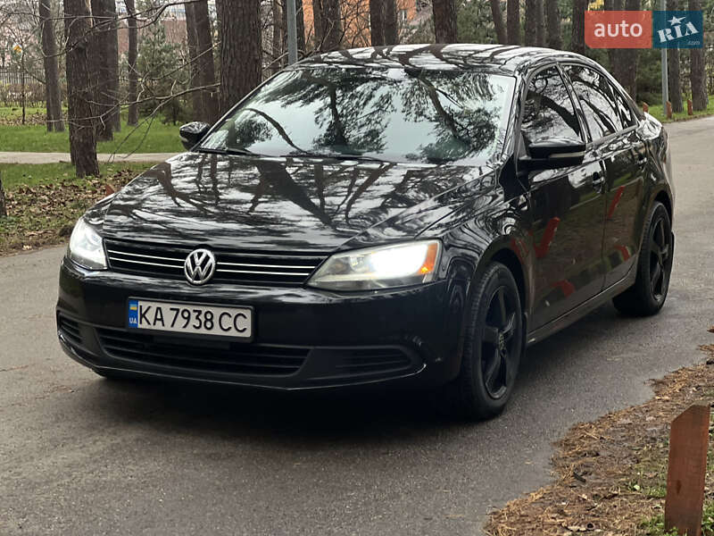 Седан Volkswagen Jetta 2014 в Киеве фото Седан Volkswagen Jetta 2014 в Киеве