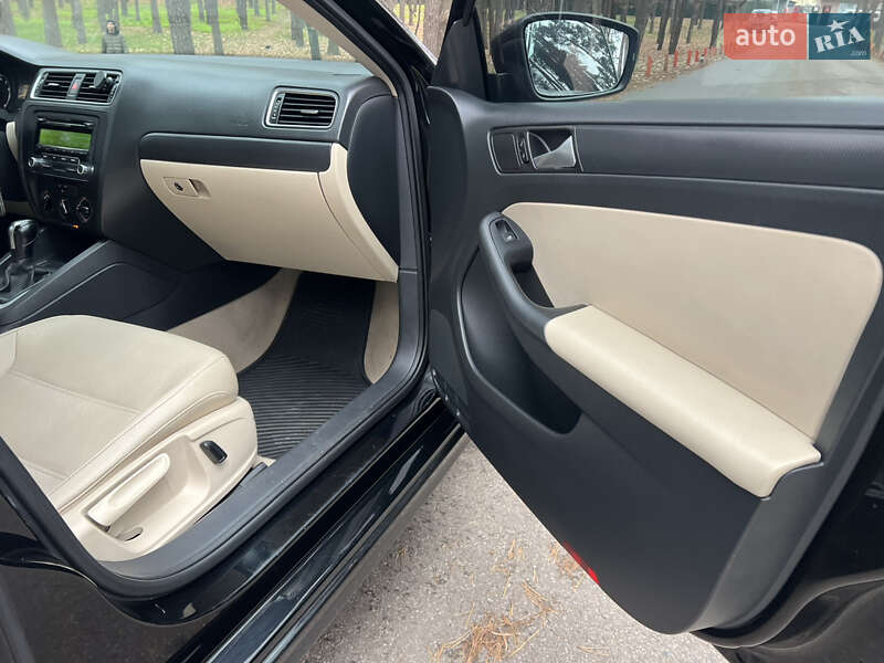 Седан Volkswagen Jetta 2014 в Киеве фото 15 Седан Volkswagen Jetta 2014 в Киеве
