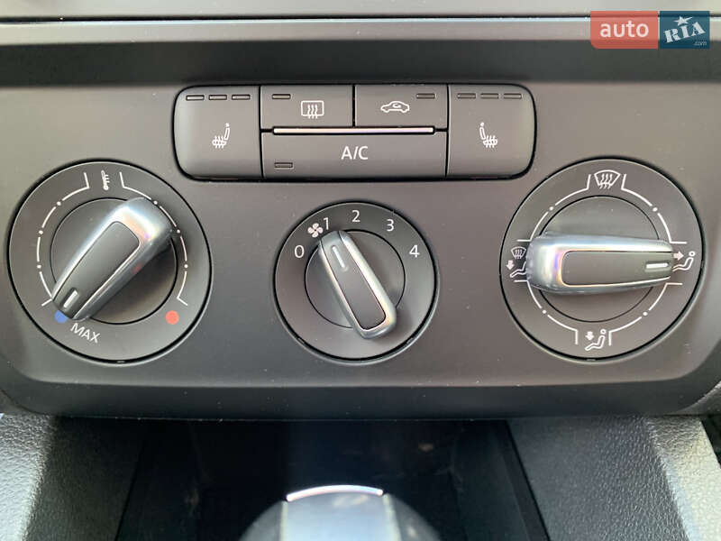 Седан Volkswagen Jetta 2015 в Львове фото 14 Седан Volkswagen Jetta 2015 в Львове