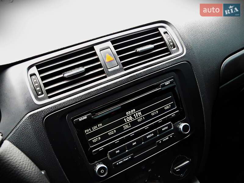 Седан Volkswagen Jetta 2012 в Черкассах