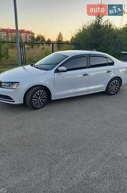 Седан Volkswagen Jetta 2016 в Чернигове