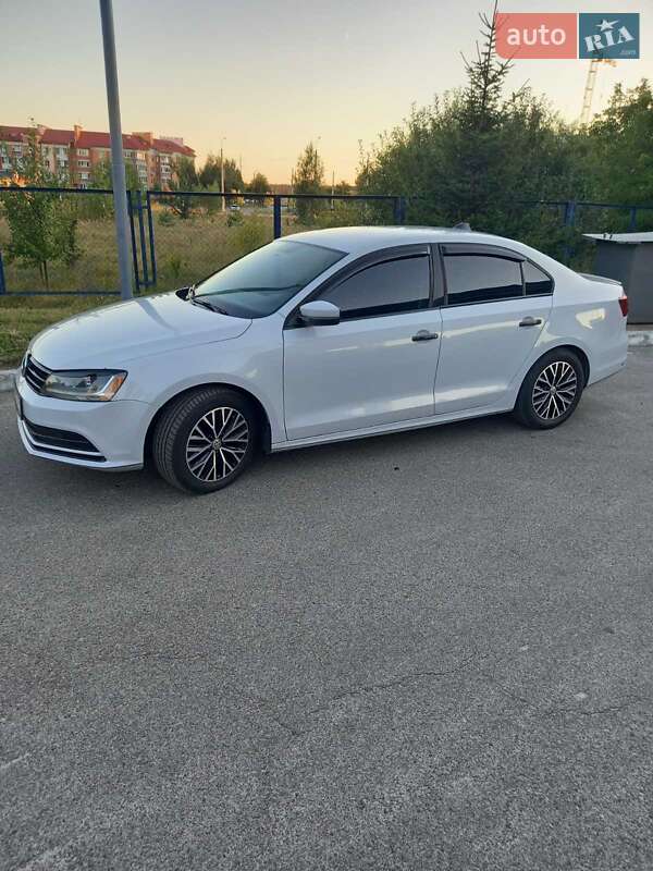 Седан Volkswagen Jetta 2016 в Чернігові