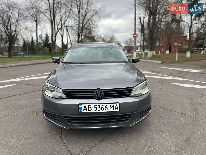 Седан Volkswagen Jetta 2014 в Вінниці