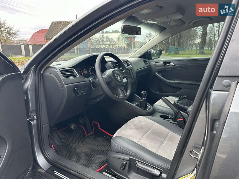 Седан Volkswagen Jetta 2014 в Вінниці