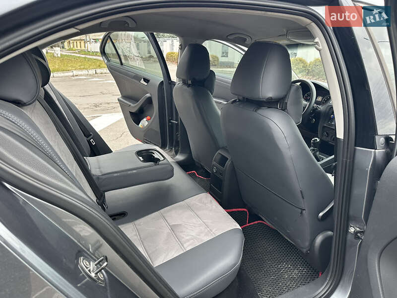 Седан Volkswagen Jetta 2014 в Вінниці