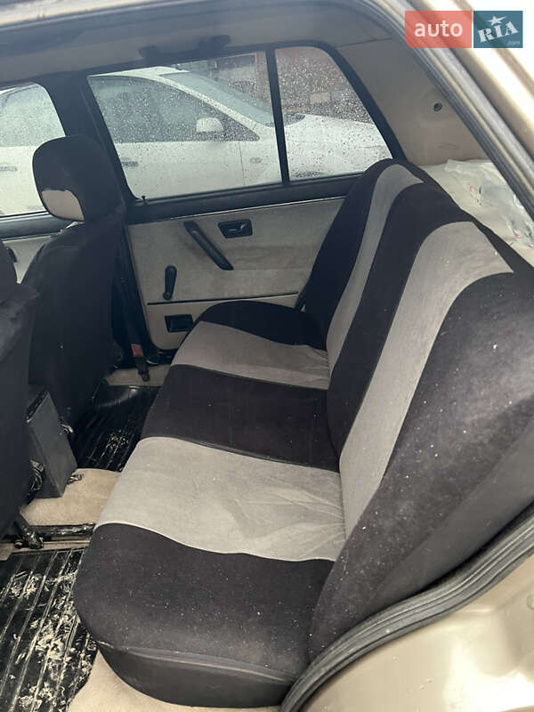 Седан Volkswagen Jetta 1990 в Калуше